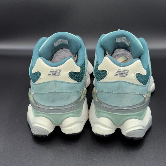 New Balance 9060 New Spruce Salt Marsh - Picture 4 of 5